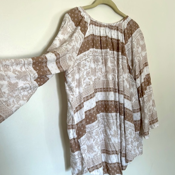 🎈3/$25🎈Show Me Your MuMu Button Down Rayon Blouse - Picture 5 of 5